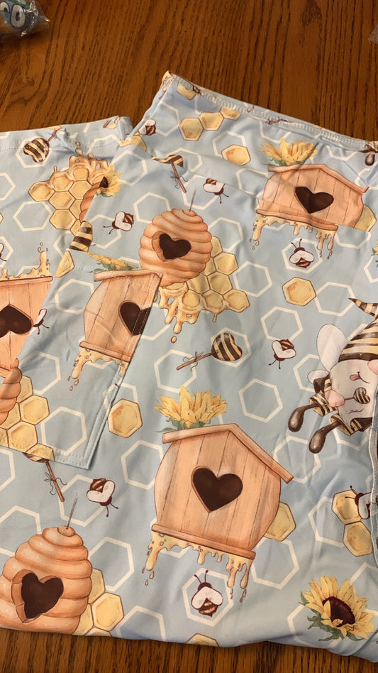 Honeybee Gnomes Capri Length w/Pockets