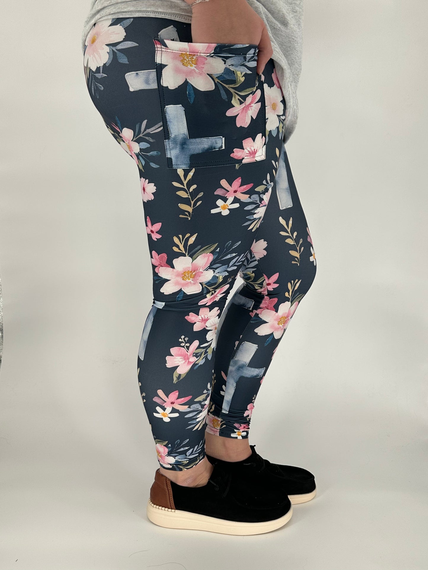 Floral Cross Capri w/ Pockets